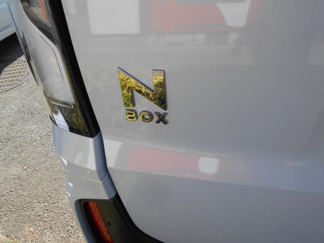 Ｎ－ＢＯＸカスタム コーディネートスタイル　届出済未使用車　ＬＫＡＳ　フルフラット　オートマチックハイビーム　禁煙　電動格納ミラー　衝突安全ボディ　Ｗ電動ドア　シートヒータ　ＬＥＤ　ＥＳＣ　リアカメラ　ソナー　ベンチシート　アイドリングストップ（32枚目）