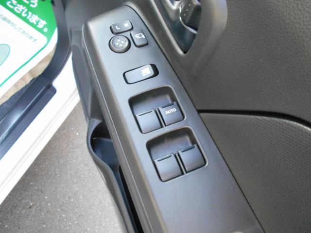 人気の登録済・届出済未使用車やおすすめ中古車を展示中！！各社メーカーの人気の軽自動車・小型車・普通車・大型車まで高須自動車にお任せ下さい！！日々新しい展示車両が続々入荷中です！！