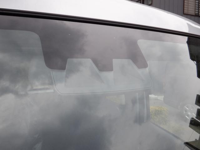 ハイゼットカーゴ ＤＸ　届出済未使用車　オートライト　リアパーキングセンサー　運転席助手席ＰＷ　両側スライドドア　　マニュアルエアコン　キーレス　　衝突軽減システム　両席エアバッグ　オートマチックハイビーム　安全ボディ（13枚目）