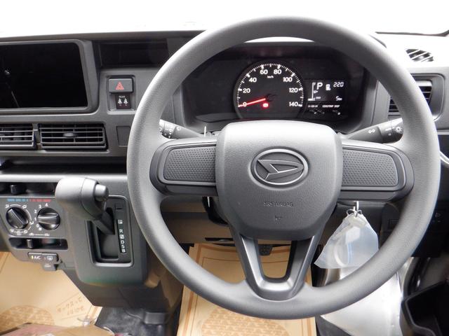 ハイゼットカーゴ ＤＸ　届出済未使用車　オートライト　リアパーキングセンサー　運転席助手席ＰＷ　両側スライドドア　　マニュアルエアコン　キーレス　　衝突軽減システム　両席エアバッグ　オートマチックハイビーム　安全ボディ（16枚目）