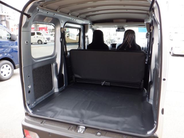 ハイゼットカーゴ ＤＸ　届出済未使用車　オートライト　リアパーキングセンサー　運転席助手席ＰＷ　両側スライドドア　　マニュアルエアコン　キーレス　　衝突軽減システム　両席エアバッグ　オートマチックハイビーム　安全ボディ（22枚目）