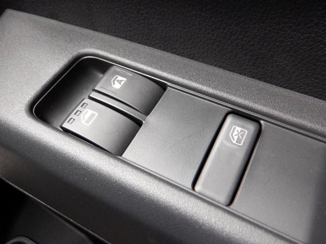 ハイゼットカーゴ ＤＸ　届出済未使用車　オートライト　リアパーキングセンサー　運転席助手席ＰＷ　両側スライドドア　　マニュアルエアコン　キーレス　　衝突軽減システム　両席エアバッグ　オートマチックハイビーム　安全ボディ（30枚目）