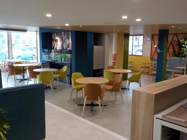 ハイゼットカーゴ ＤＸ　届出済未使用車　オートライト　リアパーキングセンサー　運転席助手席ＰＷ　両側スライドドア　　マニュアルエアコン　キーレス　　衝突軽減システム　両席エアバッグ　オートマチックハイビーム　安全ボディ（50枚目）