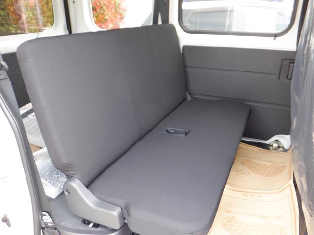 ハイゼットカーゴ ＤＸ　届出済未使用車　オートライト　リアパーキングセンサー　運転席助手席ＰＷ　両側スライドドア　　マニュアルエアコン　キーレス　　衝突軽減システム　両席エアバッグ　オートマチックハイビーム　安全ボディ（14枚目）