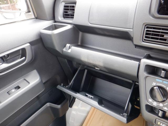 ハイゼットカーゴ ＤＸ　届出済未使用車　オートライト　リアパーキングセンサー　運転席助手席ＰＷ　両側スライドドア　　マニュアルエアコン　キーレス　　衝突軽減システム　両席エアバッグ　オートマチックハイビーム　安全ボディ（29枚目）