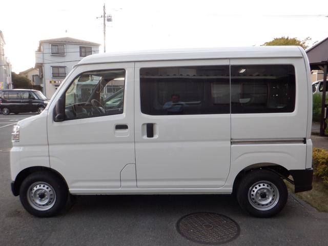 ハイゼットカーゴ ＤＸ　届出済未使用車　オートライト　リアパーキングセンサー　運転席助手席ＰＷ　両側スライドドア　　マニュアルエアコン　キーレス　　衝突軽減システム　両席エアバッグ　オートマチックハイビーム　安全ボディ（34枚目）