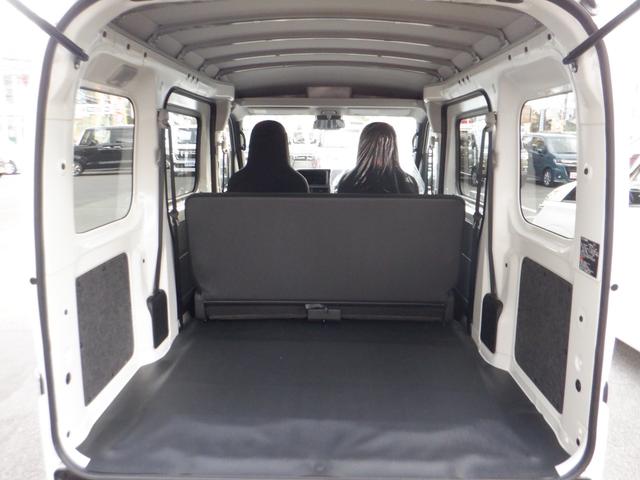 ハイゼットカーゴ ＤＸ　届出済未使用車　オートライト　リアパーキングセンサー　運転席助手席ＰＷ　両側スライドドア　　マニュアルエアコン　キーレス　　衝突軽減システム　両席エアバッグ　オートマチックハイビーム　安全ボディ（37枚目）