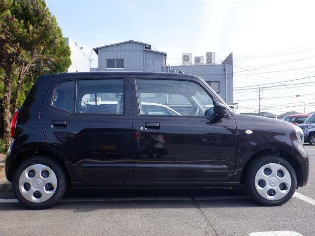 アルト Ｌ　届出済未使用車　車線逸脱防止　キーレスリモコン　シートヒータ　Ｐセンサー　禁煙　電動格納式ミラー　盗難警報装置　マニュアルエアコン　パワーステアリング　パワーウインドウ　サイドエアバッグ　エアバック（7枚目）