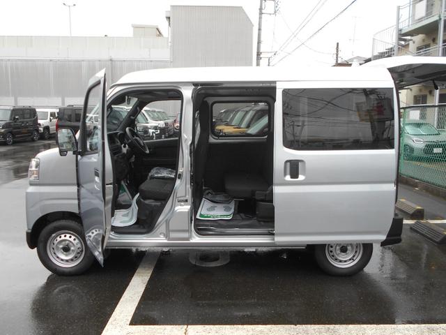 ハイゼットカーゴ ＤＸ　届出済未使用車　禁煙　安全ボディ　セキュリティアラーム　キーレスキー　両側スライドドア　パワーウインドウ　エコアイドル　マニュアルエアコン　両席エアバッグ　パワーステアリング　ＡＢＳ　運転席エアバッグ（7枚目）