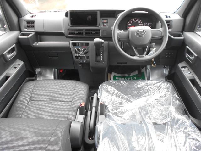 ハイゼットカーゴ ＤＸ　届出済未使用車　禁煙　安全ボディ　セキュリティアラーム　キーレスキー　両側スライドドア　パワーウインドウ　エコアイドル　マニュアルエアコン　両席エアバッグ　パワーステアリング　ＡＢＳ　運転席エアバッグ（10枚目）