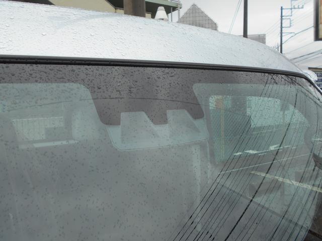 ハイゼットカーゴ ＤＸ　届出済未使用車　禁煙　安全ボディ　セキュリティアラーム　キーレスキー　両側スライドドア　パワーウインドウ　エコアイドル　マニュアルエアコン　両席エアバッグ　パワーステアリング　ＡＢＳ　運転席エアバッグ（18枚目）