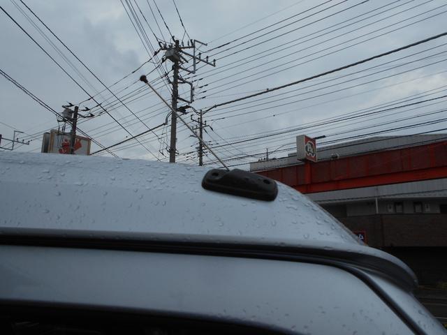 ハイゼットカーゴ ＤＸ　届出済未使用車　禁煙　安全ボディ　セキュリティアラーム　キーレスキー　両側スライドドア　パワーウインドウ　エコアイドル　マニュアルエアコン　両席エアバッグ　パワーステアリング　ＡＢＳ　運転席エアバッグ（25枚目）