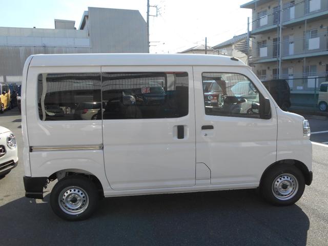 ハイゼットカーゴ ＤＸ　届出済未使用車　前後ソナー　禁煙　安全ボディ　セキュリティアラーム　キーレスキー　両側スライドドア　パワーウインドウ　マニュアルエアコン　オートライト　両席エアバッグ　パワーステアリング（6枚目）