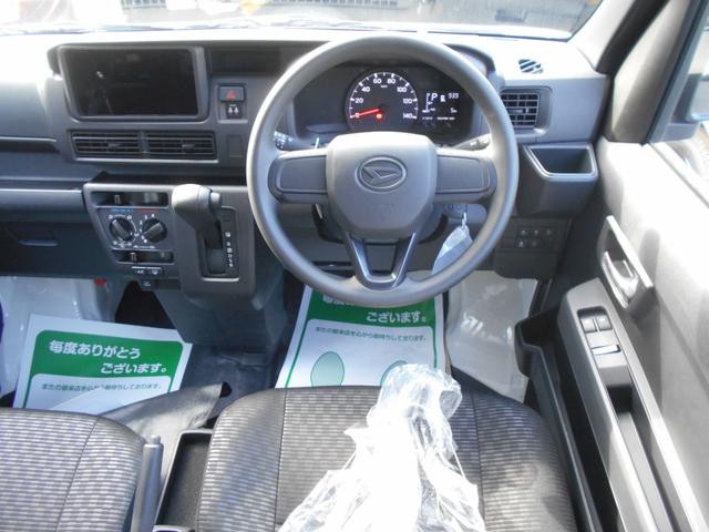 ハイゼットカーゴ ＤＸ　届出済未使用車　前後ソナー　禁煙　安全ボディ　セキュリティアラーム　キーレスキー　両側スライドドア　パワーウインドウ　マニュアルエアコン　オートライト　両席エアバッグ　パワーステアリング（9枚目）