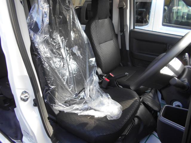 ハイゼットカーゴ ＤＸ　届出済未使用車　前後ソナー　禁煙　安全ボディ　セキュリティアラーム　キーレスキー　両側スライドドア　パワーウインドウ　マニュアルエアコン　オートライト　両席エアバッグ　パワーステアリング（11枚目）