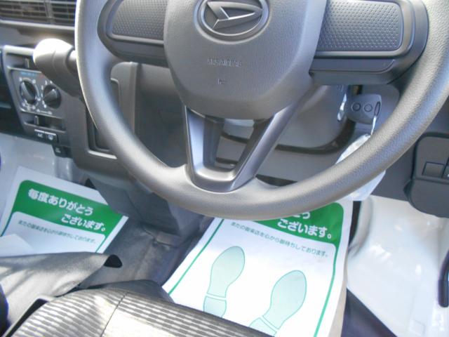 ハイゼットカーゴ ＤＸ　届出済未使用車　前後ソナー　禁煙　安全ボディ　セキュリティアラーム　キーレスキー　両側スライドドア　パワーウインドウ　マニュアルエアコン　オートライト　両席エアバッグ　パワーステアリング（13枚目）