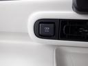 ストライプスＸ　ナビアップグレードパック　届出済未使用車　オートライト　バックカメラ　ＵＳＢ　ステアリングオーディオスイッチ　リアパーキングセンサー　オートエアコン　プッシュスタート　スマートキー　電動格納ミラー　左右電動スライドドア　禁煙車（33枚目）
