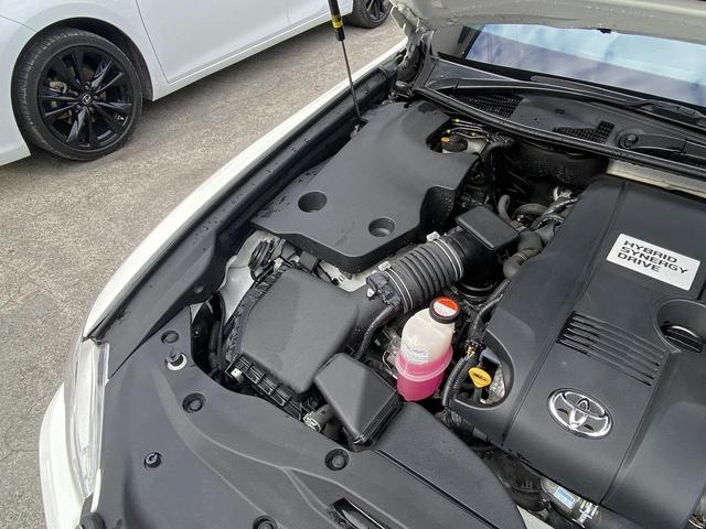 クラウンハイブリッド ロイヤルサルーン　フルセグナビ・バックカメラ・ＢＴオーディオ・１６ＡＷ・パワーシート・シートヒーター・ＨＩＤライト・フォグライト・ステアリングヒーター・クルーズコントロール・ＥＴＣ・ドアバイザー・フロアマット・ＵＳＢ（64枚目）