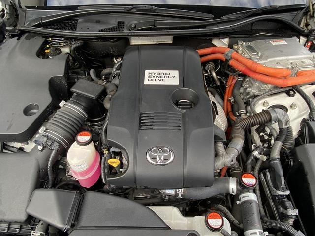 クラウンハイブリッド ロイヤルサルーン　フルセグナビ・バックカメラ・ＢＴオーディオ・１６ＡＷ・パワーシート・シートヒーター・ＨＩＤライト・フォグライト・ステアリングヒーター・クルーズコントロール・ＥＴＣ・ドアバイザー・フロアマット・ＵＳＢ（66枚目）