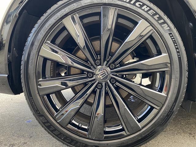 ワンオーナー・ムーンルーフ・フルセグナビ・全周囲カメラ・ＢＴオーディオ・２１ＡＷ・黒革シート・ベンチレーション・ＬＥＤライト・ステアリングヒーター・レーダークルーズ・ＥＴＣ・セーフティセンス・ＢＳＭ