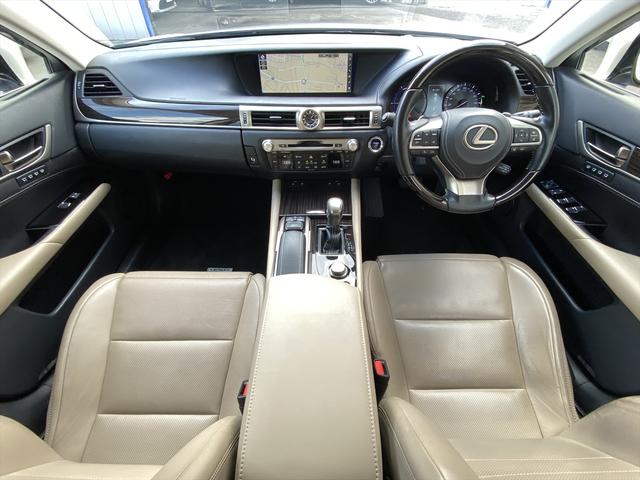 ＧＳ ＧＳ３００ｈ　バージョンＬ　後期・フルセグナビ・バックカメラ・ＢＴオーディオ・黒革シート・ベンチレーション・オットマン・ＬＥＤライト・フォグＬＥＤ・ステアリングＨ・レーダークルーズ・ＥＴＣ・レクサスセーフティシステム・ＢＳＭ（4枚目）