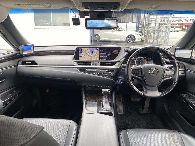 ES ES300h バージョンL サンルーフ・フルセグナビ・全周囲カメラ・BTオーディオ・18AW・黒革シート・ベンチレーション・LEDライト・ステアリングヒーター・レーダークルーズ・BSM・レクサスセーフティS・ミラーレスドアミラー(3枚目)