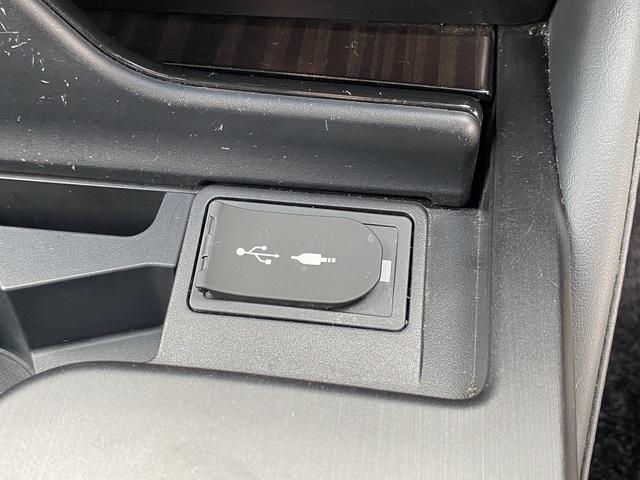 ES ES300h バージョンL サンルーフ・フルセグナビ・全周囲カメラ・BTオーディオ・18AW・黒革シート・ベンチレーション・LEDライト・ステアリングヒーター・レーダークルーズ・BSM・レクサスセーフティS・ミラーレスドアミラー(10枚目)