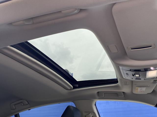 ES ES300h バージョンL サンルーフ・フルセグナビ・全周囲カメラ・BTオーディオ・18AW・黒革シート・ベンチレーション・LEDライト・ステアリングヒーター・レーダークルーズ・BSM・レクサスセーフティS・ミラーレスドアミラー(14枚目)