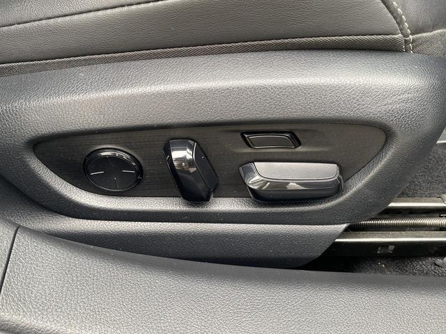 ES ES300h バージョンL サンルーフ・フルセグナビ・全周囲カメラ・BTオーディオ・18AW・黒革シート・ベンチレーション・LEDライト・ステアリングヒーター・レーダークルーズ・BSM・レクサスセーフティS・ミラーレスドアミラー(55枚目)