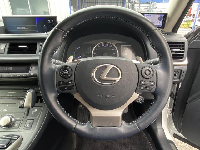 CT CT200h バージョンC フルセグナビ・バックカメラ・BTオーディオ・16AW・ハーフレザーシート・シートヒーター・パワーシート・LEDライト・フォグLED・レーダークルーズ・ETC・Cセンサー・レクサスセーフティシステム(13枚目)