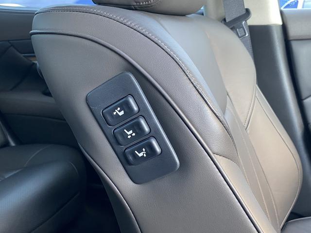 シーマ ハイブリッド　ＶＩＰ　サンルーフ・フルセグナビ・サイド／バックカメラ・ＢＴオーディオ・１８ＡＷ・黒革シート・ベンチレーション・ＨＩＤライト・フォグ・レーダークルーズ・Ｒサンシェード・ＥＴＣ・ドアバイザー・ローダウン（36枚目）