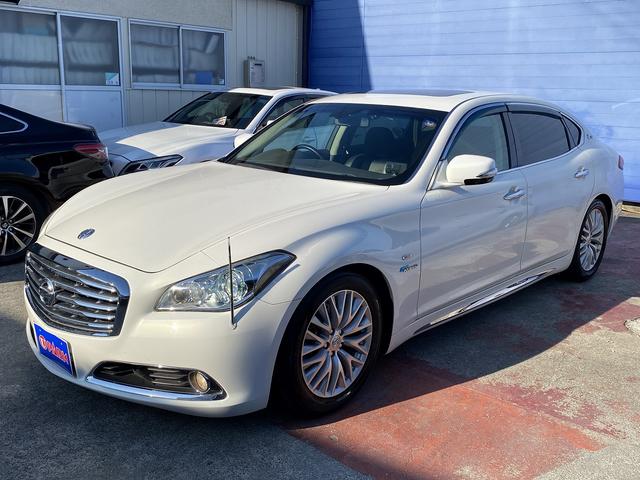 シーマ ハイブリッド　ＶＩＰ　サンルーフ・フルセグナビ・サイド／バックカメラ・ＢＴオーディオ・１８ＡＷ・黒革シート・ベンチレーション・ＨＩＤライト・フォグ・レーダークルーズ・Ｒサンシェード・ＥＴＣ・ドアバイザー・ローダウン（44枚目）