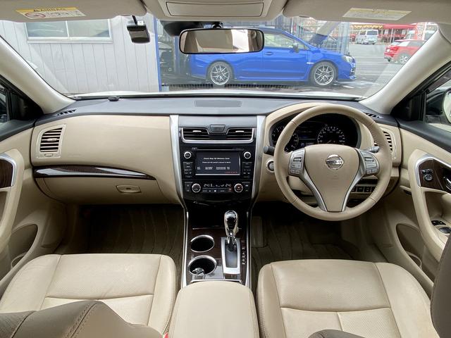 ティアナ ＸＶ　ナビＡＶＭパッケージ　フルセグナビ・全周囲カメラ・１７ＡＷ・ベージュ革シート・ベンチレーション・助手席オットマン・パワーシート・コーナーセンサー・クルーズコントロール・ＥＴＣ・ＨＩＤライト・エマージェンシーブレーキ・ＢＳＭ（3枚目）