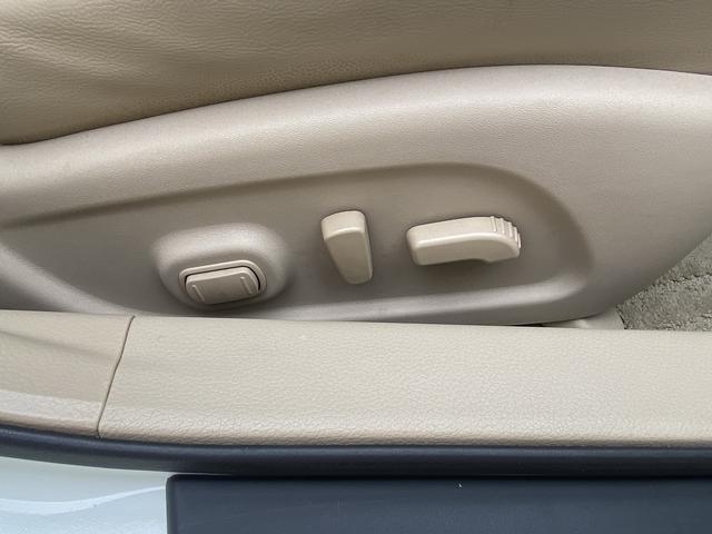 ティアナ ＸＶ　ナビＡＶＭパッケージ　フルセグナビ・全周囲カメラ・１７ＡＷ・ベージュ革シート・ベンチレーション・助手席オットマン・パワーシート・コーナーセンサー・クルーズコントロール・ＥＴＣ・ＨＩＤライト・エマージェンシーブレーキ・ＢＳＭ（13枚目）