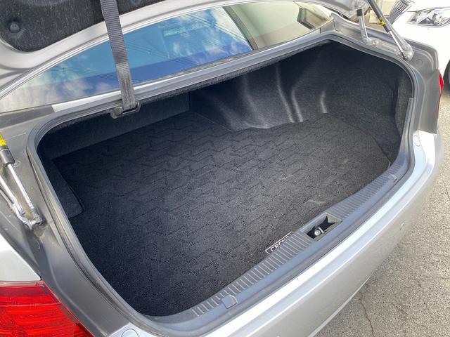 クラウン ロイヤルサルーン ワンオーナー・フルセグナビ・バックカメラ・BTオーディオ・16AW・パワーシート・HIDライト・フォグライト・クルーズコントロール・コーナーセンサー・トランクイージークローザー・ETC・ドアバイザー(6枚目)