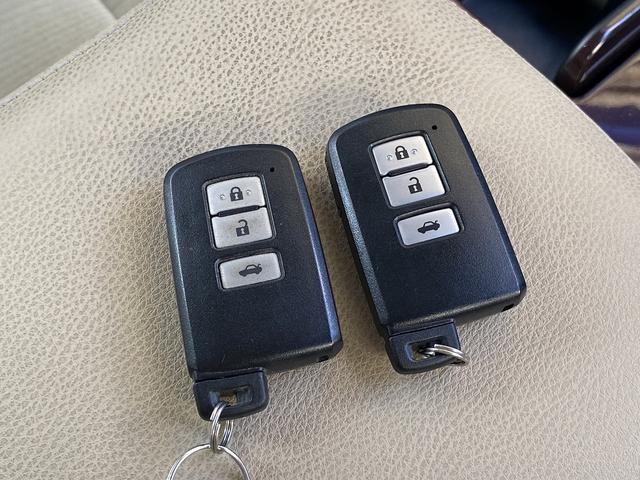 クラウン ロイヤルサルーン ワンオーナー・フルセグナビ・バックカメラ・BTオーディオ・16AW・パワーシート・HIDライト・フォグライト・クルーズコントロール・コーナーセンサー・トランクイージークローザー・ETC・ドアバイザー(14枚目)