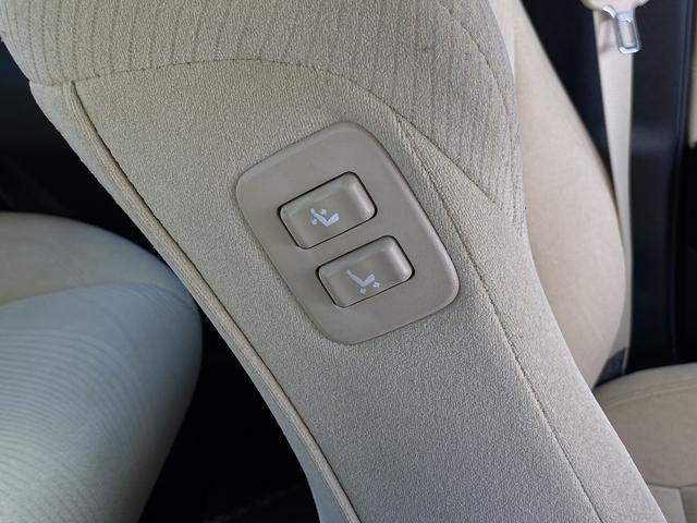 クラウン ロイヤルサルーン ワンオーナー・フルセグナビ・バックカメラ・BTオーディオ・16AW・パワーシート・HIDライト・フォグライト・クルーズコントロール・コーナーセンサー・トランクイージークローザー・ETC・ドアバイザー(15枚目)