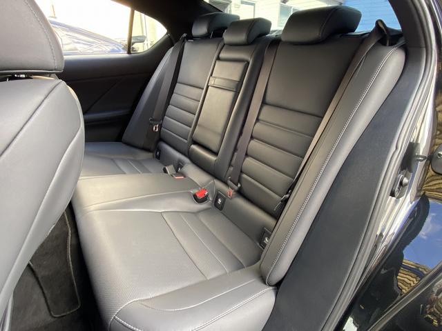 ＩＳ ＩＳ３００　Ｆスポーツ　後期・フルセグナビ・全周囲カメラ・ＢＴオーディオ・１９ＡＷ・黒革シート・シートヒーター・ＬＥＤライト・ステアリングヒーター・レーダークルーズ・コーナーセンサー・レクサスセーフティシステム・ＢＳＭ（5枚目）