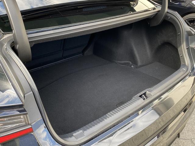 ＩＳ ＩＳ３００　Ｆスポーツ　後期・フルセグナビ・全周囲カメラ・ＢＴオーディオ・１９ＡＷ・黒革シート・シートヒーター・ＬＥＤライト・ステアリングヒーター・レーダークルーズ・コーナーセンサー・レクサスセーフティシステム・ＢＳＭ（6枚目）