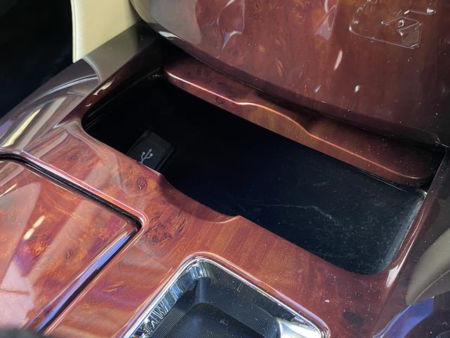 クラウンマジェスタ ベースグレード フルセグナビ・バックカメラ・BTオーディオ・17AW・シートヒーター・パワーシート・LEDライト・フォグLED・ステアリングヒーター・ウッドコンビH・プリクラッシュセーフティ・BSM・オートHIビーム(45枚目)