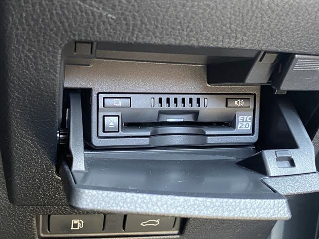 ＥＳ ＥＳ３００ｈ　Ｆスポーツ　サンルーフ・フルセグナビ・バックカメラ・ＢＴオーディオ・１９ＡＷ・赤革シート・ベンチレーション・ＬＥＤライト・フォグ・レーダークルーズ・ステアリングヒーター・ＥＴＣ・レクサスセーフティシステム・ＢＳＭ（11枚目）