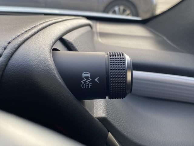 ＥＳ ＥＳ３００ｈ　Ｆスポーツ　サンルーフ・フルセグナビ・バックカメラ・ＢＴオーディオ・１９ＡＷ・赤革シート・ベンチレーション・ＬＥＤライト・フォグ・レーダークルーズ・ステアリングヒーター・ＥＴＣ・レクサスセーフティシステム・ＢＳＭ（41枚目）