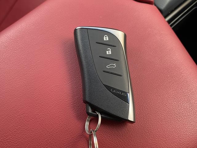 ＥＳ ＥＳ３００ｈ　Ｆスポーツ　サンルーフ・フルセグナビ・バックカメラ・ＢＴオーディオ・１９ＡＷ・赤革シート・ベンチレーション・ＬＥＤライト・フォグ・レーダークルーズ・ステアリングヒーター・ＥＴＣ・レクサスセーフティシステム・ＢＳＭ（48枚目）