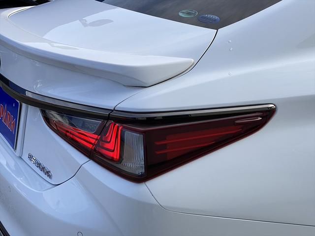 ＥＳ ＥＳ３００ｈ　Ｆスポーツ　サンルーフ・フルセグナビ・バックカメラ・ＢＴオーディオ・１９ＡＷ・赤革シート・ベンチレーション・ＬＥＤライト・フォグ・レーダークルーズ・ステアリングヒーター・ＥＴＣ・レクサスセーフティシステム・ＢＳＭ（60枚目）