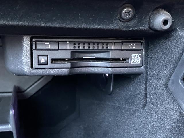 ＩＳ ＩＳ３００ｈ　バージョンＬ　フルセグナビ・バックカメラ・ＢＴオーディオ・１９ＡＷ・黒革シート・ベンチレーション・ＬＥＤライト・レーダークルーズ・ステアリングヒーター・Ｐシート・ＥＴＣ・レクサスセーフティシステム・ＢＳＭ・車高調（14枚目）