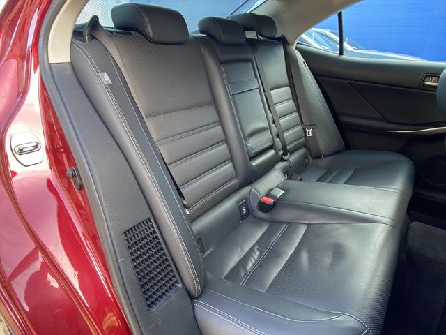 ＩＳ ＩＳ３００ｈ　バージョンＬ　フルセグナビ・バックカメラ・ＢＴオーディオ・１９ＡＷ・黒革シート・ベンチレーション・ＬＥＤライト・レーダークルーズ・ステアリングヒーター・Ｐシート・ＥＴＣ・レクサスセーフティシステム・ＢＳＭ・車高調（25枚目）