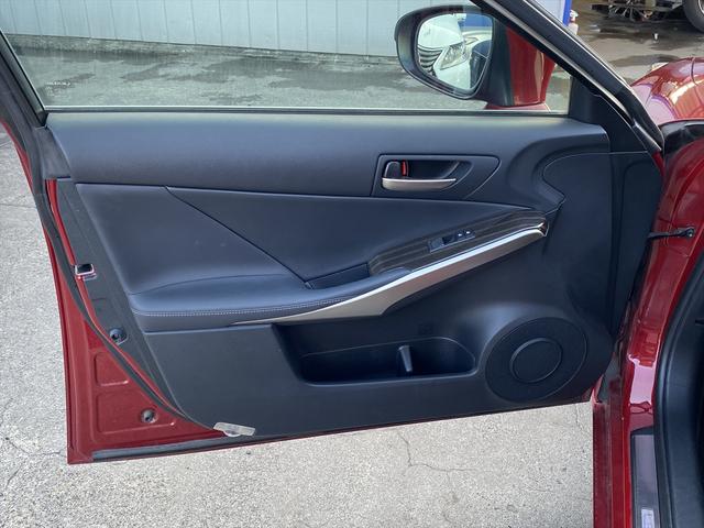 ＩＳ ＩＳ３００ｈ　バージョンＬ　フルセグナビ・バックカメラ・ＢＴオーディオ・１９ＡＷ・黒革シート・ベンチレーション・ＬＥＤライト・レーダークルーズ・ステアリングヒーター・Ｐシート・ＥＴＣ・レクサスセーフティシステム・ＢＳＭ・車高調（27枚目）