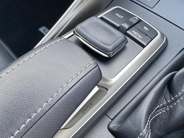 ＩＳ ＩＳ３００ｈ　バージョンＬ　フルセグナビ・バックカメラ・ＢＴオーディオ・１９ＡＷ・黒革シート・ベンチレーション・ＬＥＤライト・レーダークルーズ・ステアリングヒーター・Ｐシート・ＥＴＣ・レクサスセーフティシステム・ＢＳＭ・車高調（32枚目）