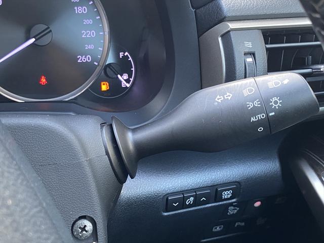 ＩＳ ＩＳ３００ｈ　バージョンＬ　フルセグナビ・バックカメラ・ＢＴオーディオ・１９ＡＷ・黒革シート・ベンチレーション・ＬＥＤライト・レーダークルーズ・ステアリングヒーター・Ｐシート・ＥＴＣ・レクサスセーフティシステム・ＢＳＭ・車高調（36枚目）