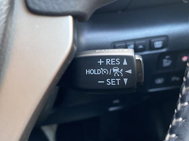 ＩＳ ＩＳ３００ｈ　バージョンＬ　フルセグナビ・バックカメラ・ＢＴオーディオ・１９ＡＷ・黒革シート・ベンチレーション・ＬＥＤライト・レーダークルーズ・ステアリングヒーター・Ｐシート・ＥＴＣ・レクサスセーフティシステム・ＢＳＭ・車高調（37枚目）